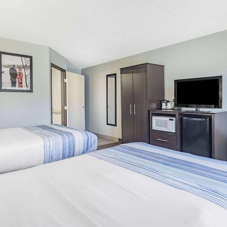 อเมริกอินน์ บาย วินด์แฮม โพลเวอร์ สตีเฟนส์ พอยต์ Hotel Plover ภายนอก รูปภาพ